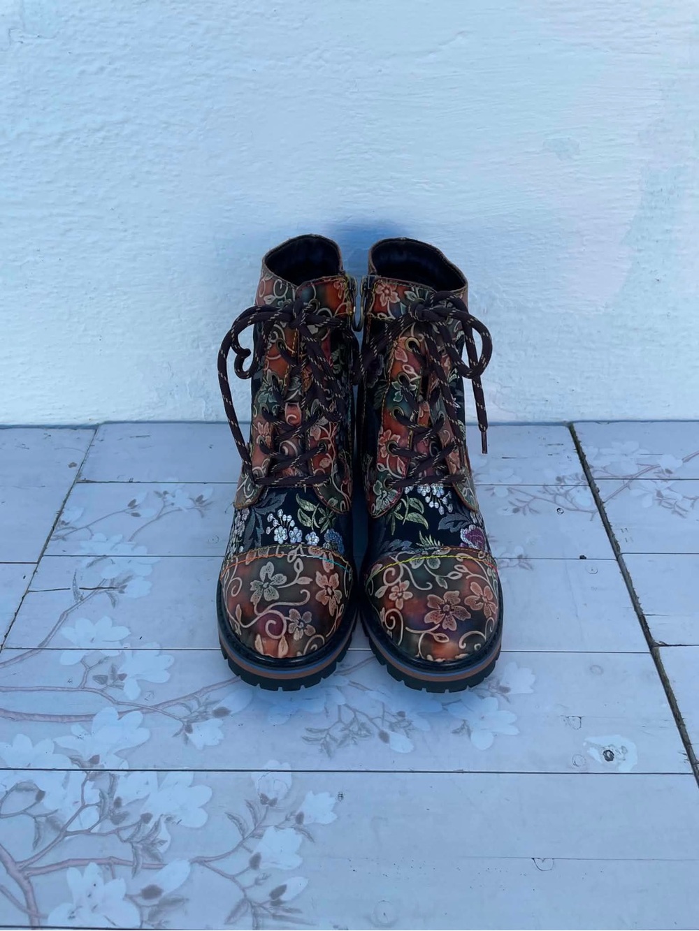 L'ATISTE Floral Lace-Up Ankle Boots - Brown Black Multi